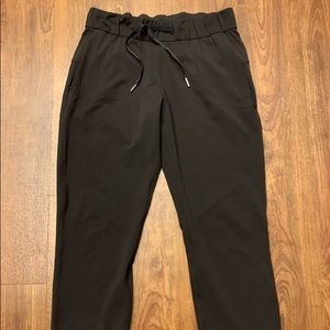 Lululemon On The Fly 7/8 Length Pants